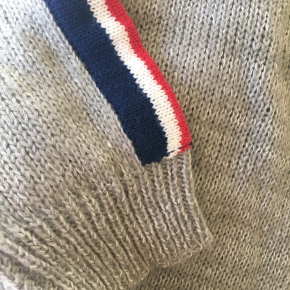 Gray V-neck sweater with stripes on sleeves. - Picture 2 of 4